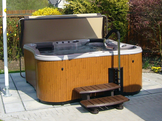 Whirlpool aufgestellt 16