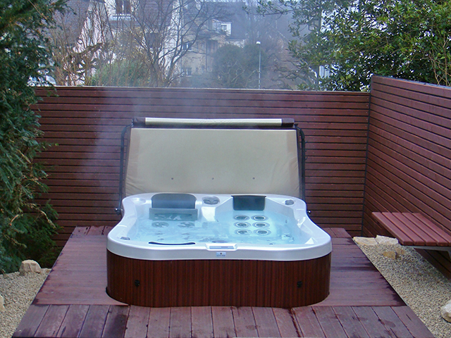 Whirlpool versenkt 3