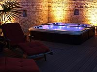 Whirlpool versenkt 90